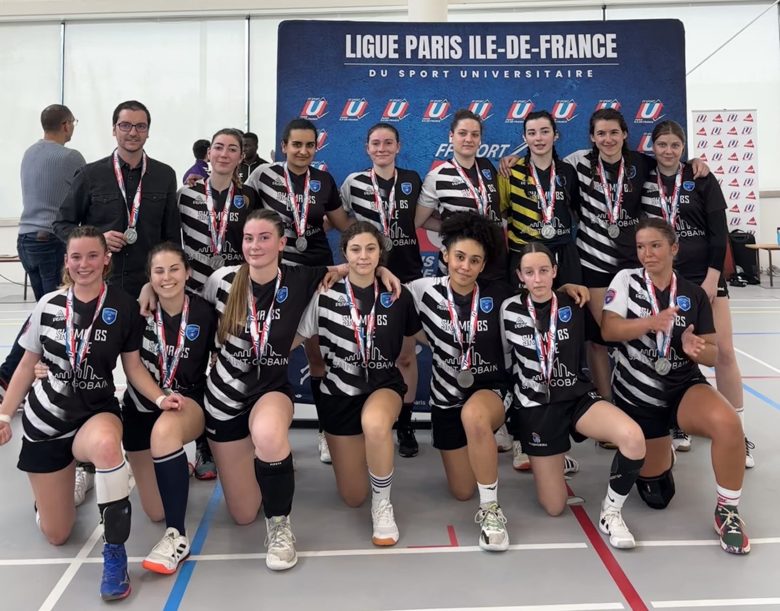 L'équipe féminine de handball de SKEMA Lille décroche la médaille d'argent au championnat de France FFSU