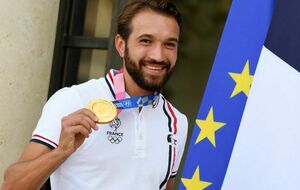 Romain Cannone, fencer for the French National team, Gold medal Tokyo 2021 Olympic Games, ending his MSc (Masters of Science) AMAIS in Paris. 
