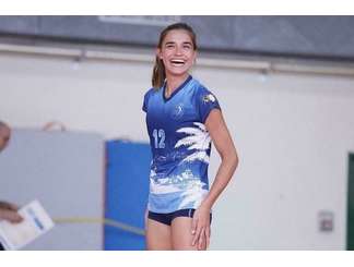 Laure Coulbaut, N2 volley-ball player and BBA student in Sophia